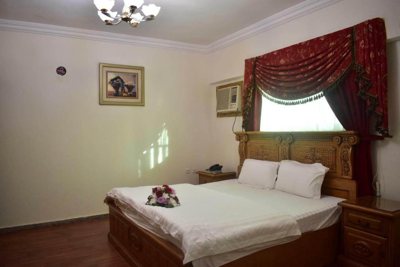 Genac Hotel Янбу Екстериор снимка