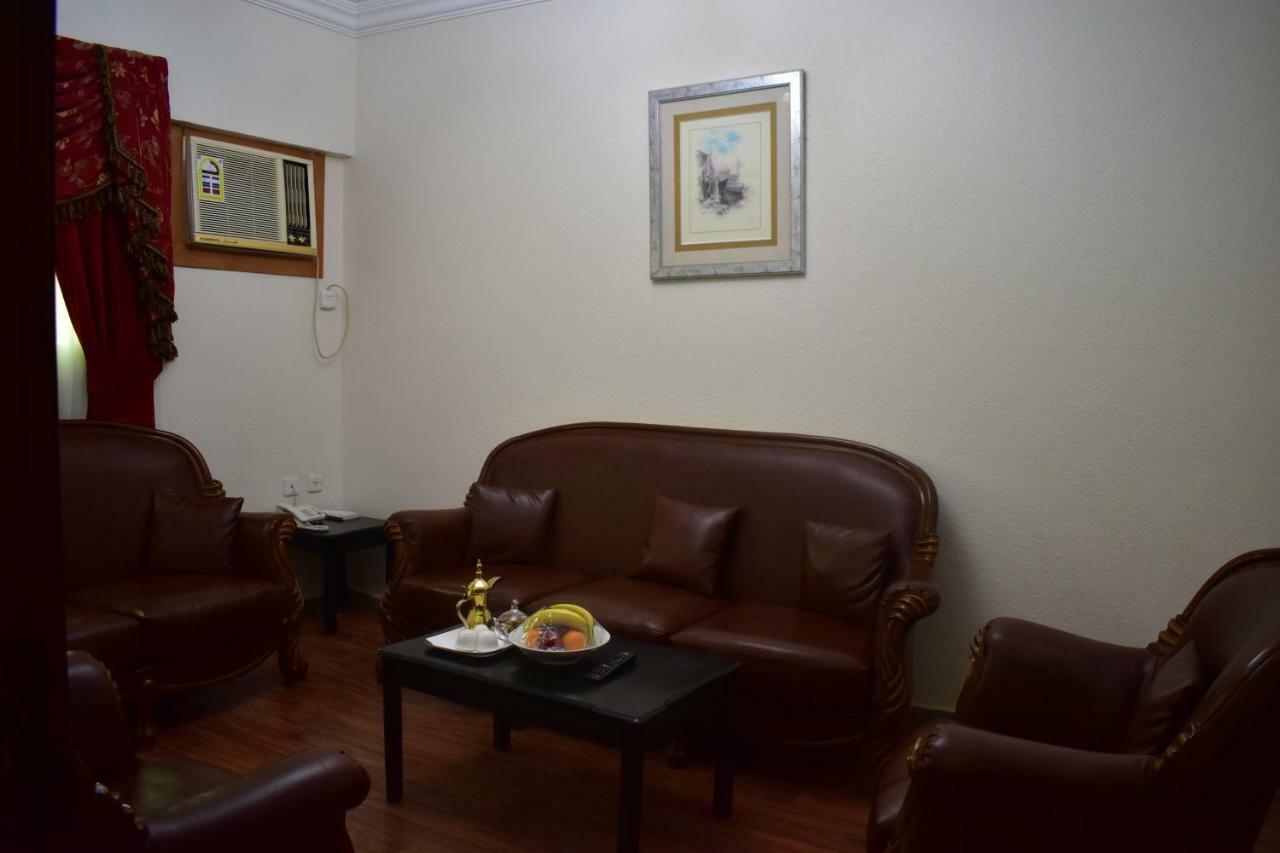 Genac Hotel Янбу Екстериор снимка