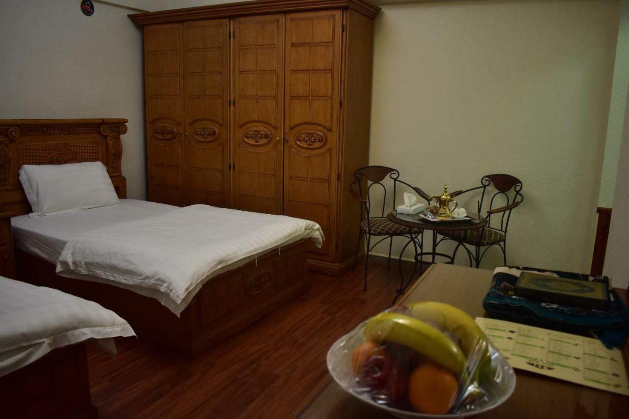Genac Hotel Янбу Екстериор снимка