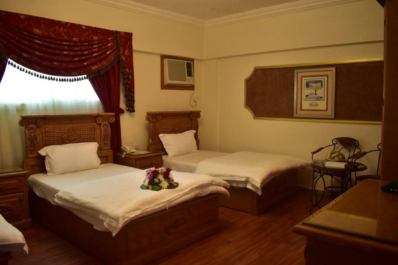 Genac Hotel Янбу Екстериор снимка