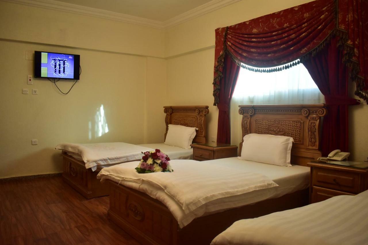 Genac Hotel Янбу Екстериор снимка
