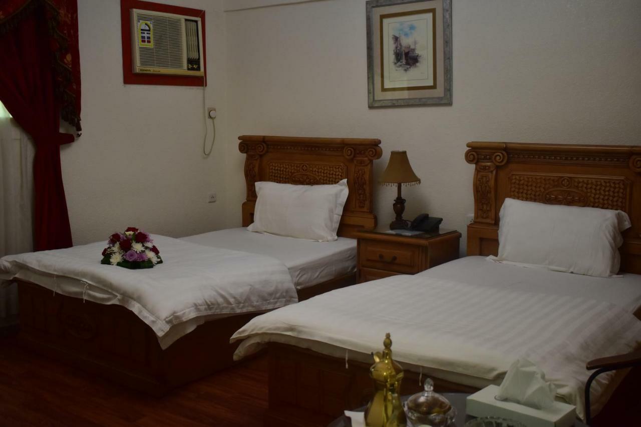 Genac Hotel Янбу Екстериор снимка