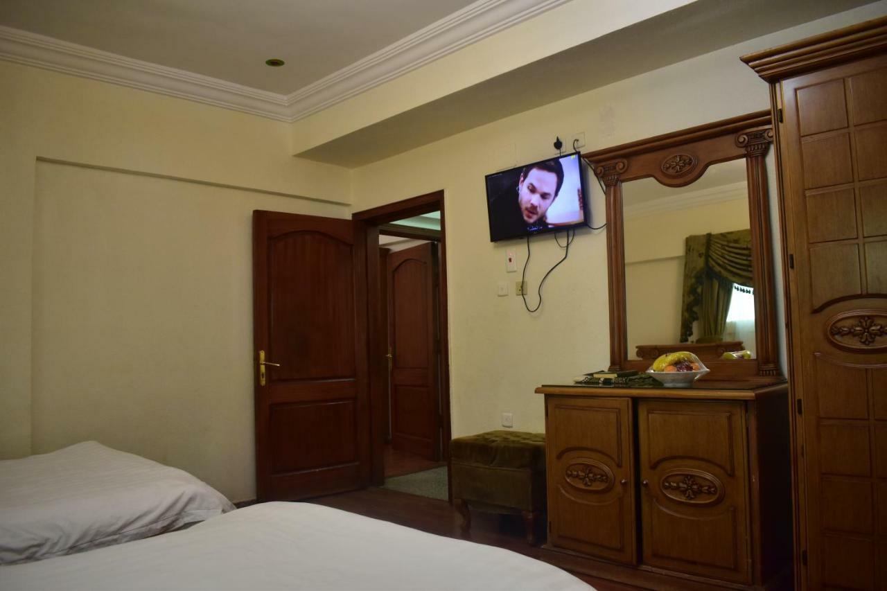 Genac Hotel Янбу Екстериор снимка