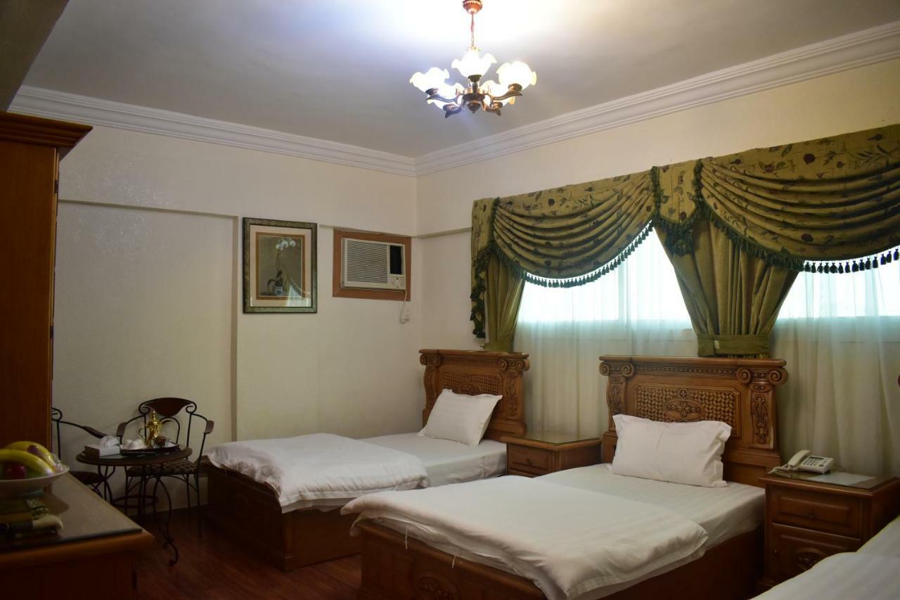 Genac Hotel Янбу Екстериор снимка