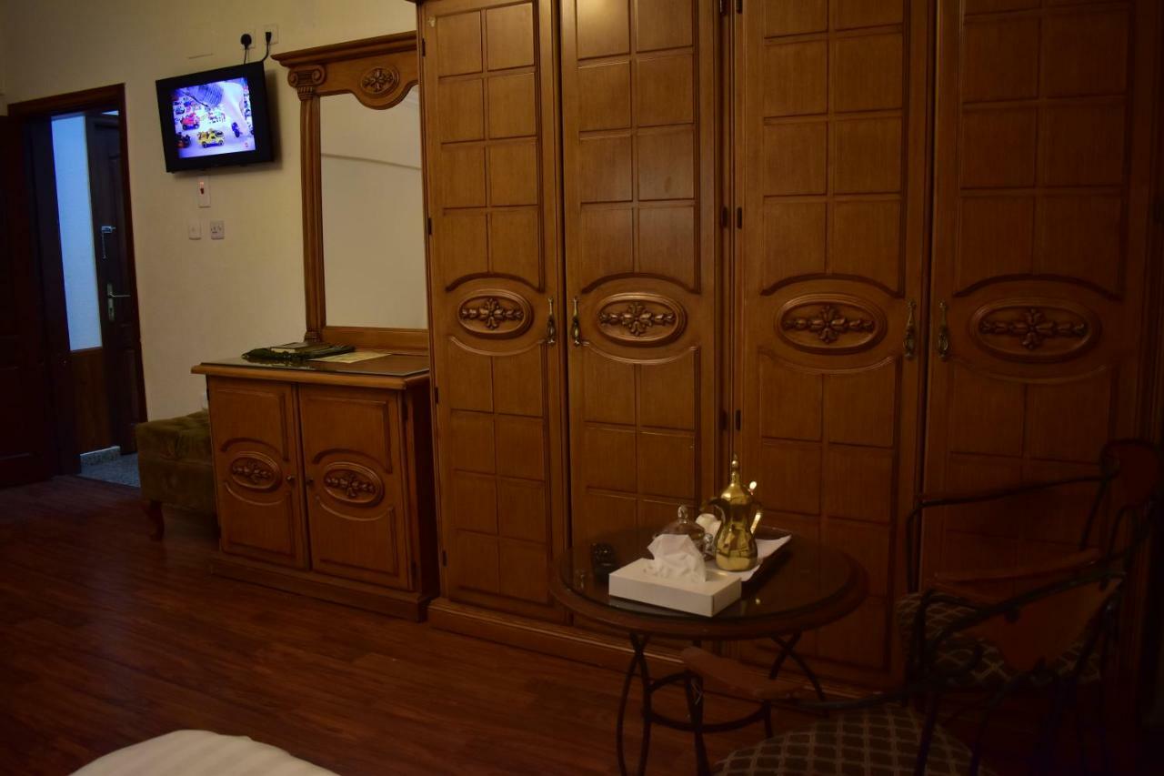 Genac Hotel Янбу Екстериор снимка