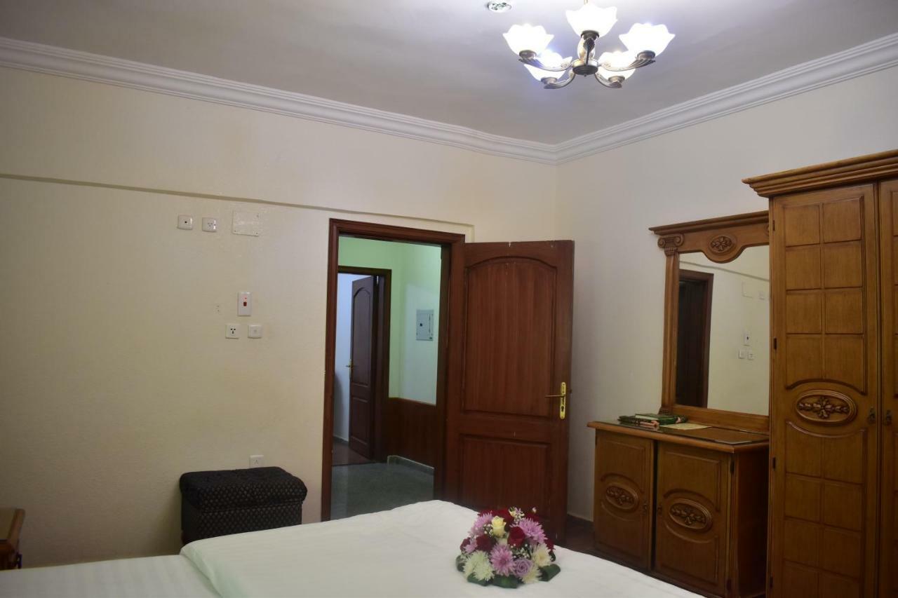 Genac Hotel Янбу Екстериор снимка