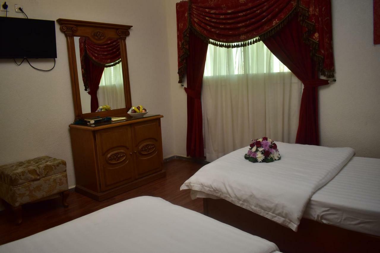 Genac Hotel Янбу Екстериор снимка