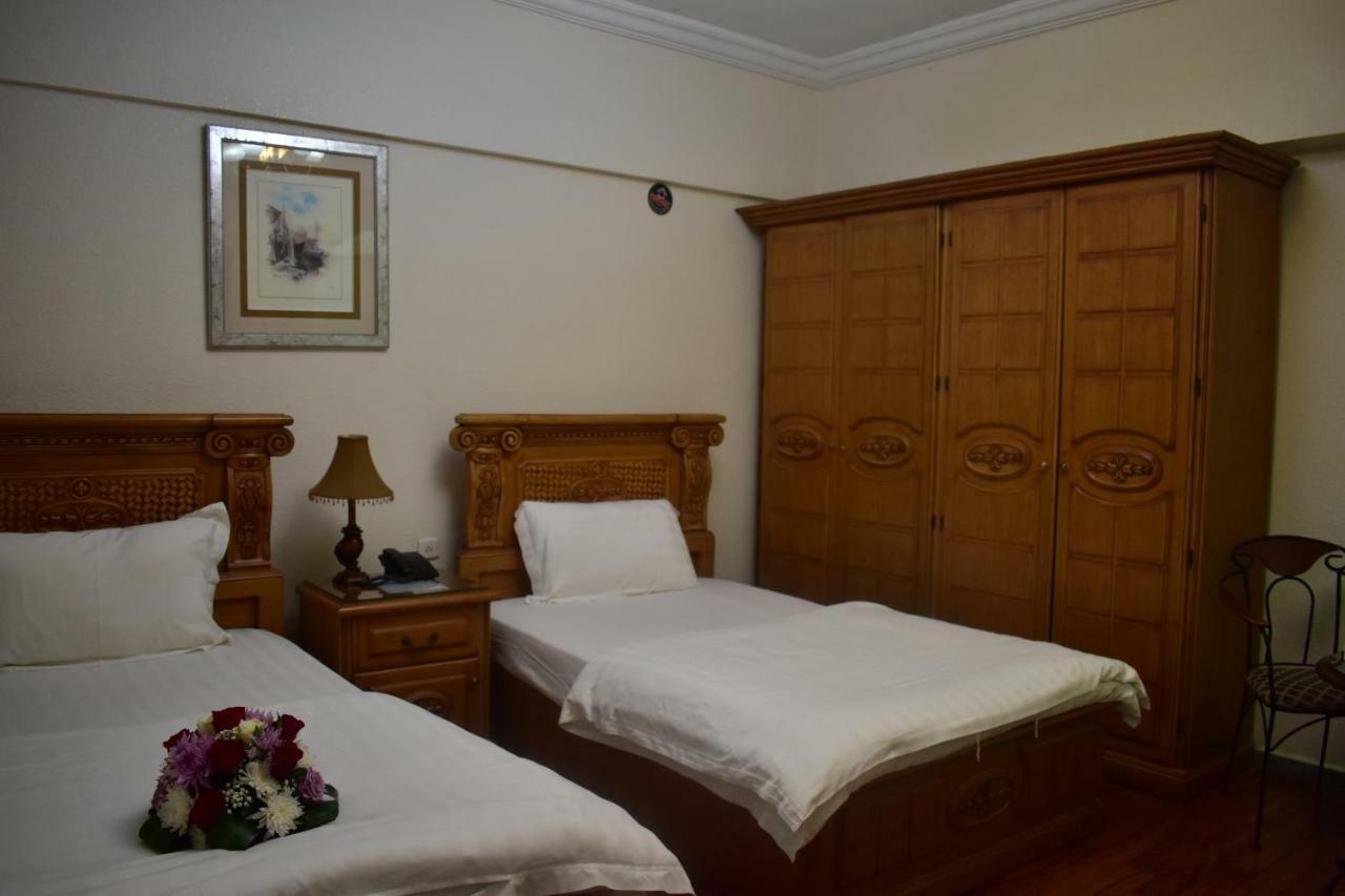 Genac Hotel Янбу Екстериор снимка