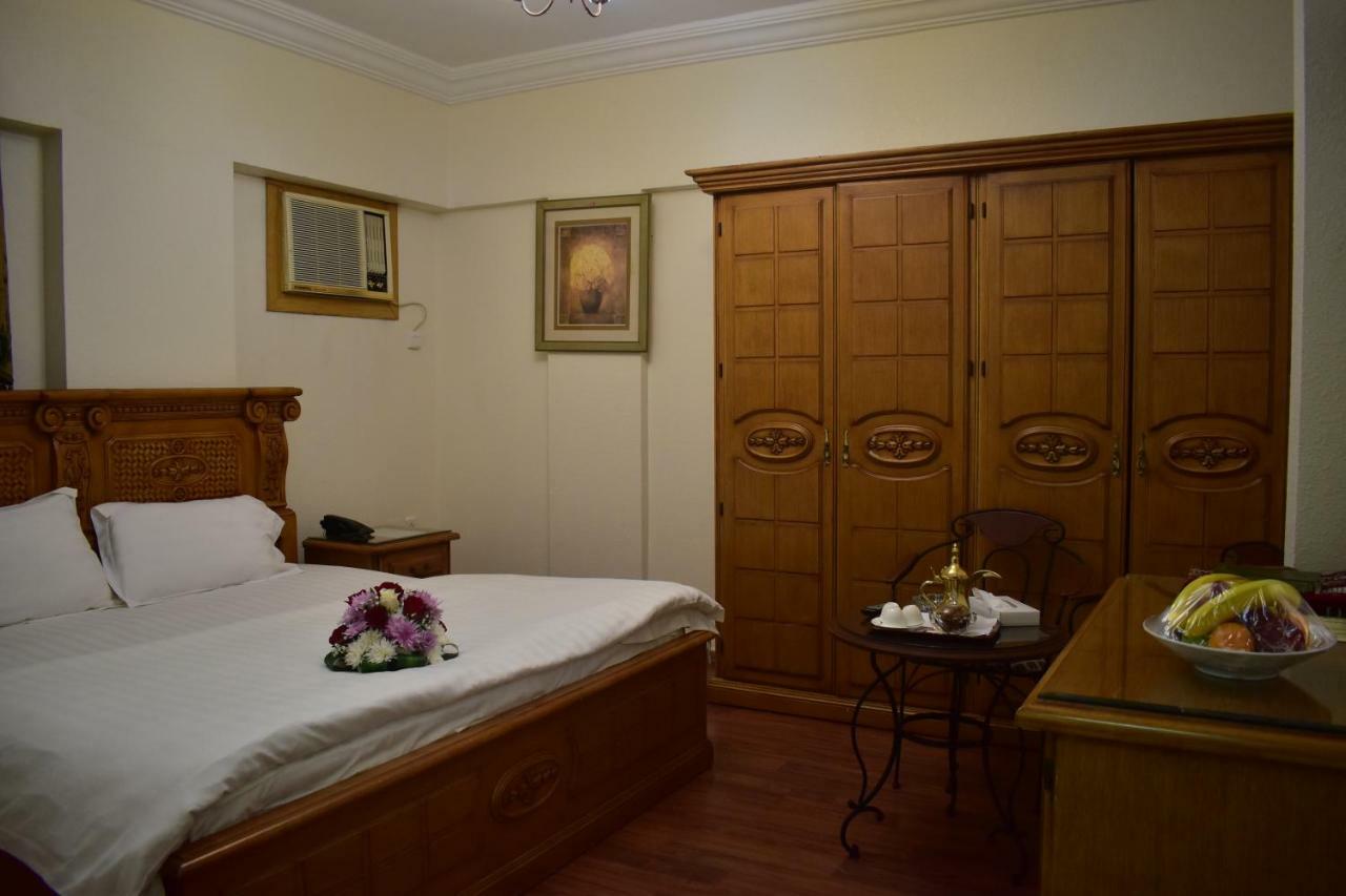Genac Hotel Янбу Екстериор снимка