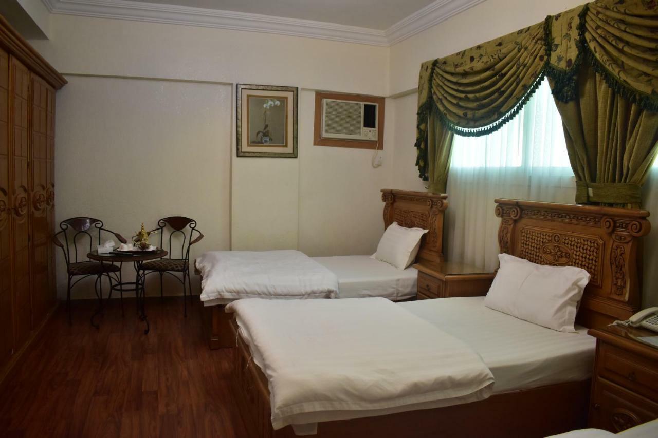 Genac Hotel Янбу Екстериор снимка