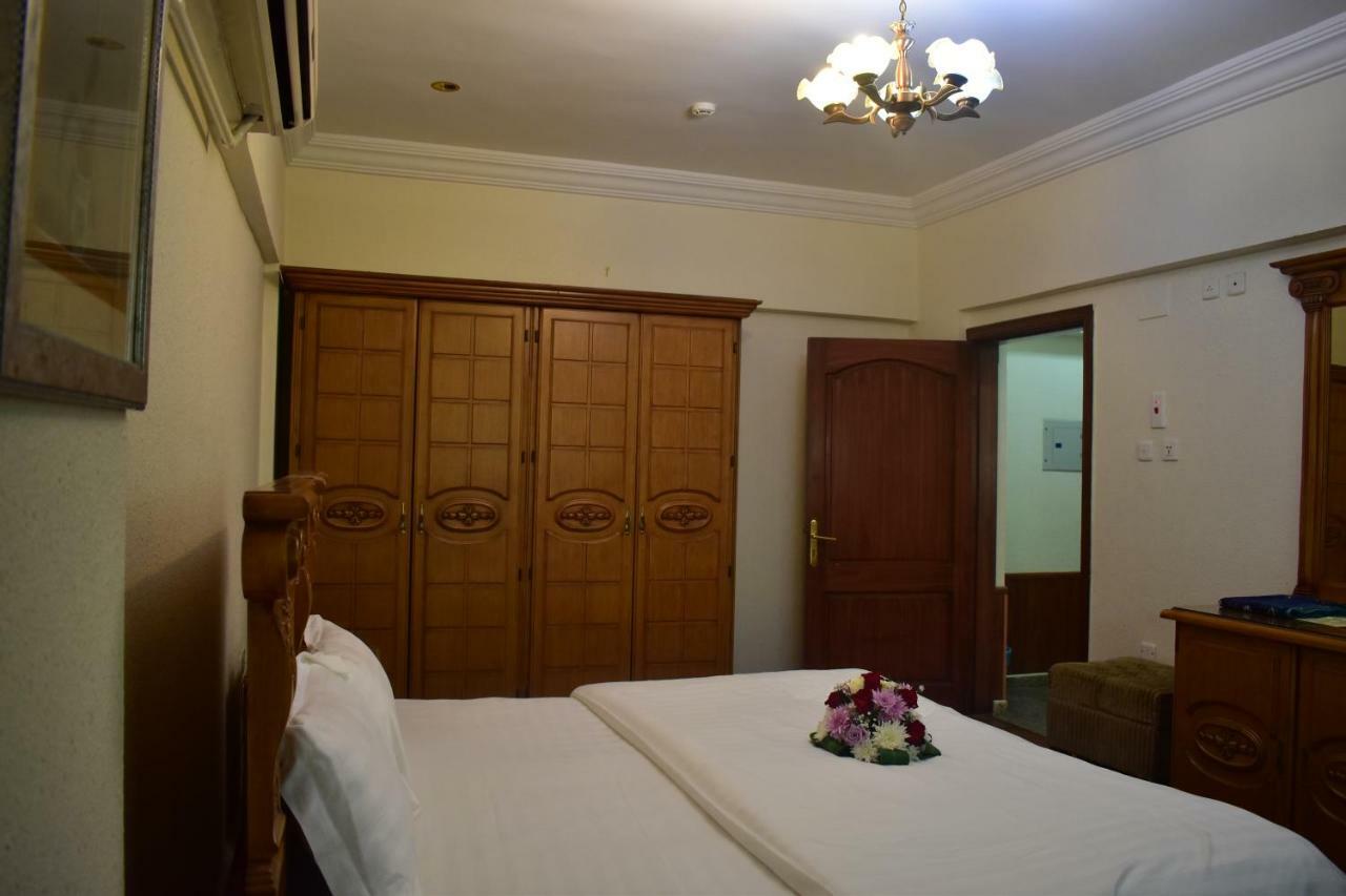 Genac Hotel Янбу Екстериор снимка