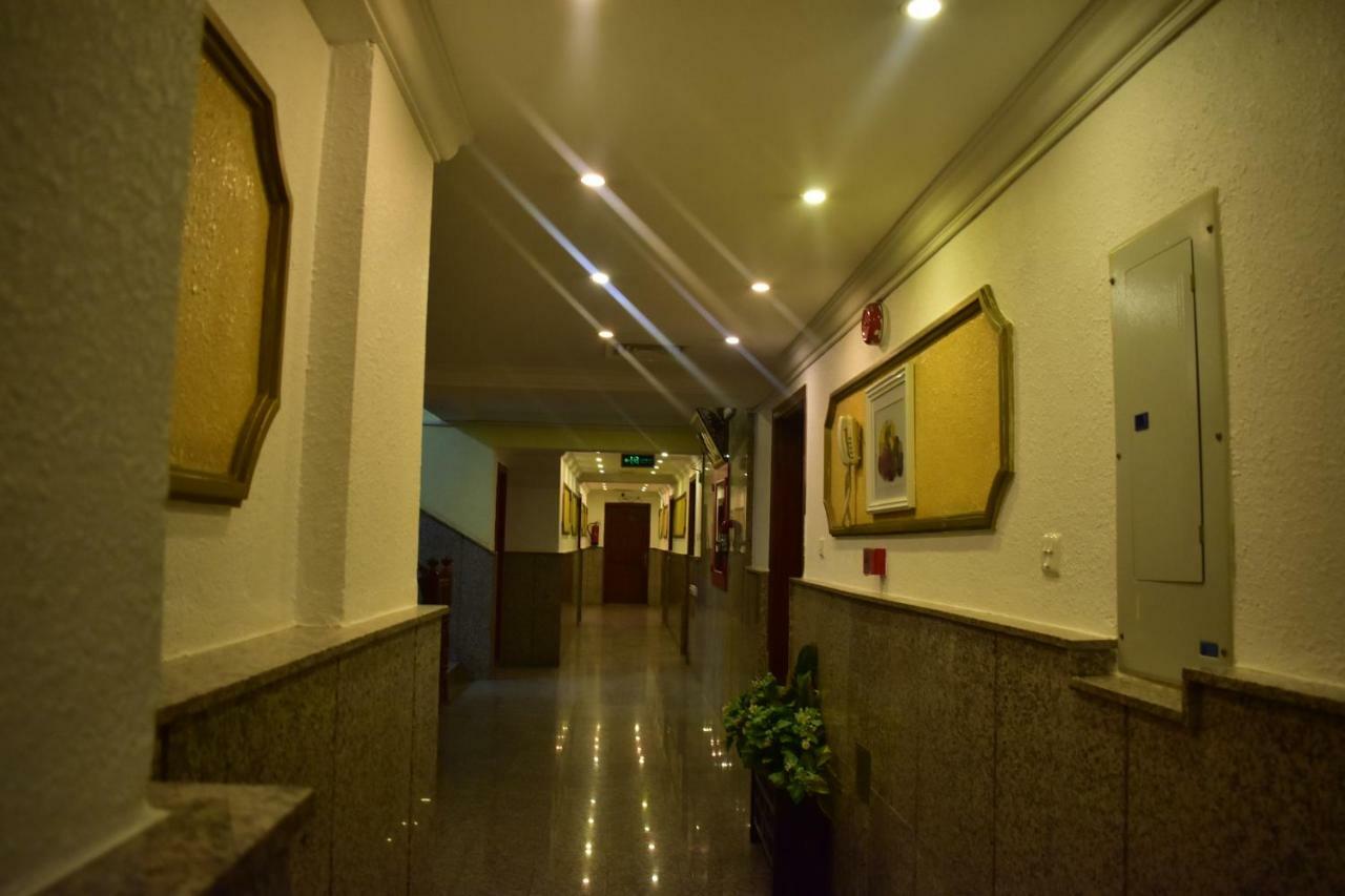 Genac Hotel Янбу Екстериор снимка